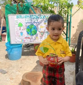 earth day activity celebrated at bragnam pre school zirakpur, punjab (11)